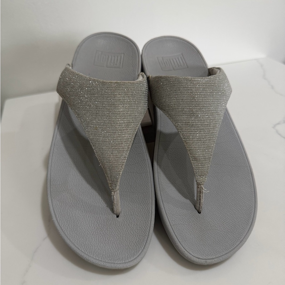 Fitflop  Size 7 Lulu Shimmerlux Womens Sandal Silver Toe Post Slip-On - Picture 7 of 10